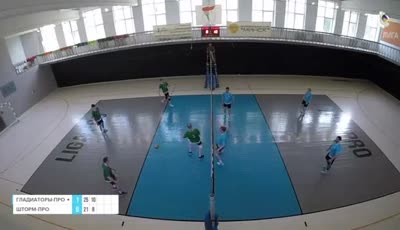 글래디에이토리-프로 (4x4) vs 스톰프로 (4x4)