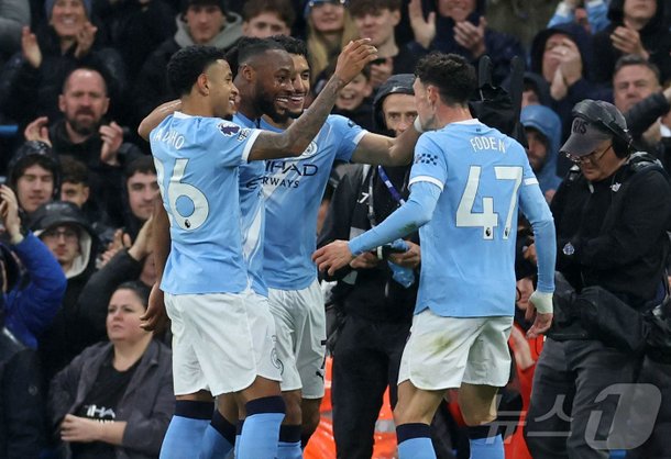 EPL 우승 경쟁은 계속…맨시티, C.팰리스 완파하고 아스널 추격