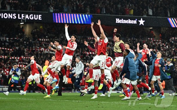 아스널 22년 만에 한 풀다…맨시티 무승부로 2025-26 EPL 우승 확정