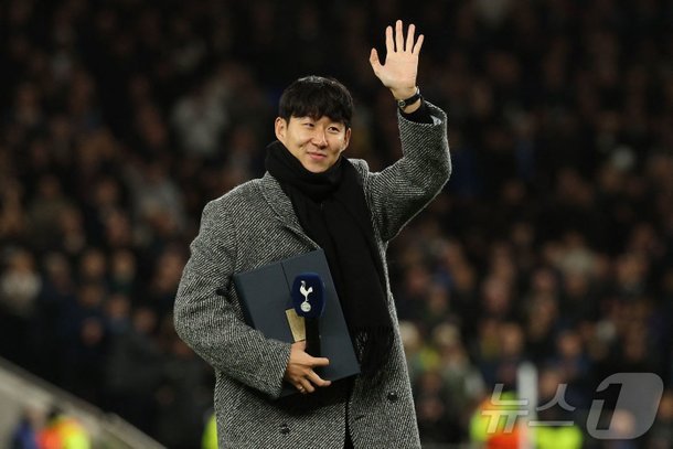 토트넘 잔류에 '손-케 듀오' 웃었다…"마지막 날 멋진 결과 축하해"