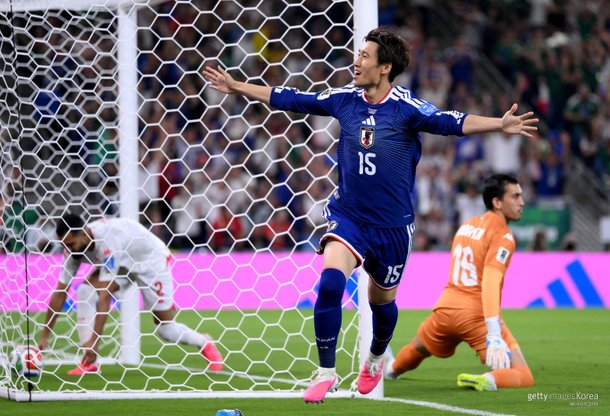 '월드컵 1000번째 경기' 일본, 튀니지에 전반 2-0 '압도적 경기력'